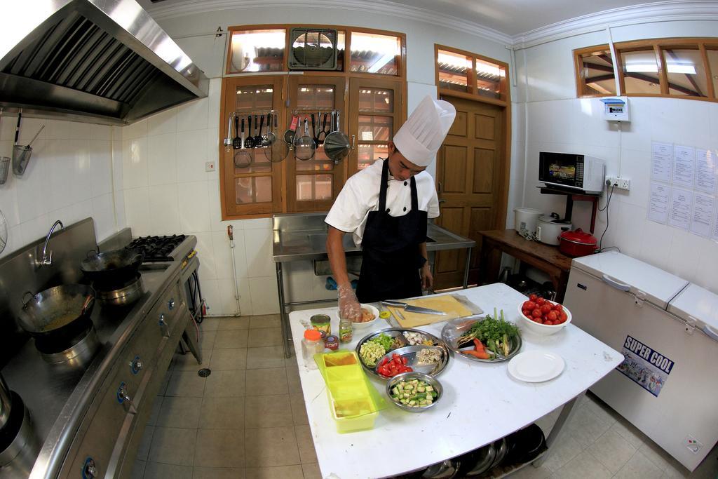 ניאונגשווה Inle Lotus Hotel מראה חיצוני תמונה