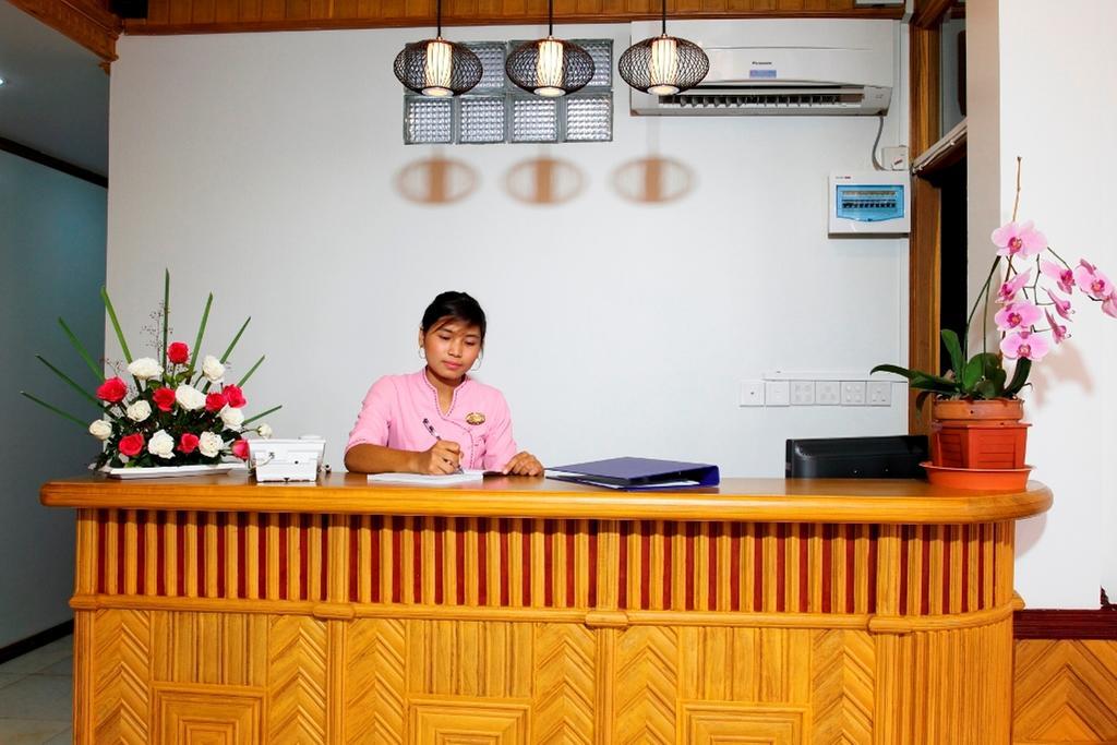 ניאונגשווה Inle Lotus Hotel מראה חיצוני תמונה