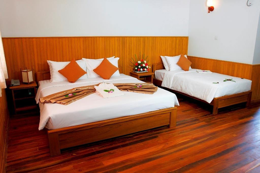 ניאונגשווה Inle Lotus Hotel חדר תמונה