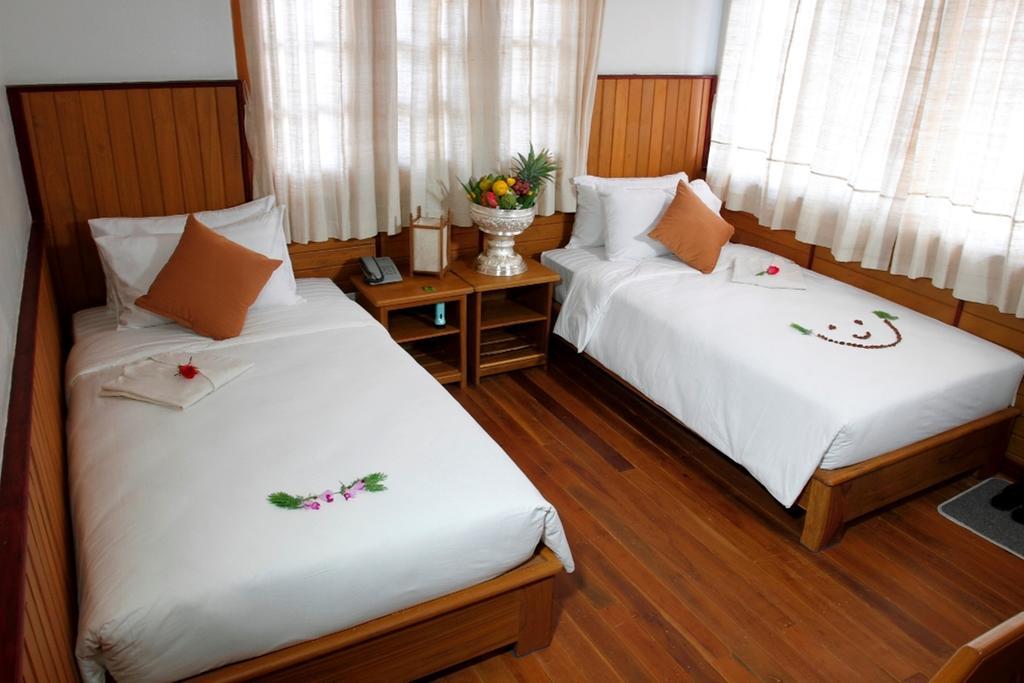 ניאונגשווה Inle Lotus Hotel חדר תמונה