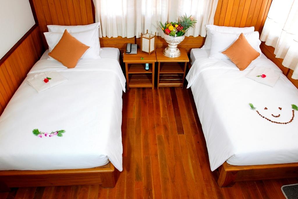 ניאונגשווה Inle Lotus Hotel מראה חיצוני תמונה