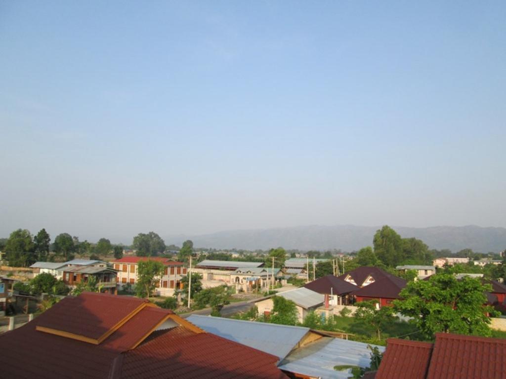 ניאונגשווה Inle Lotus Hotel חדר תמונה