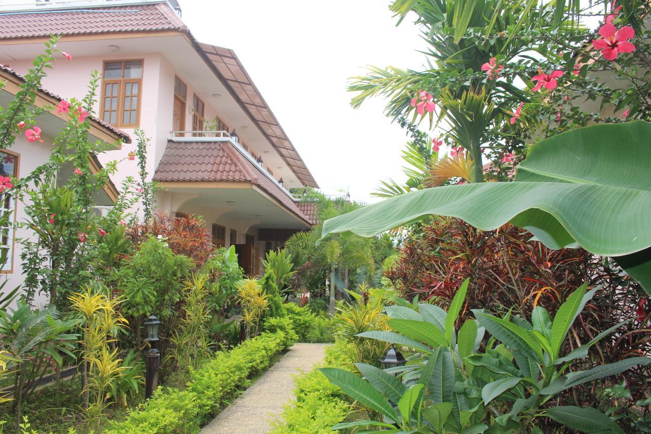 ניאונגשווה Inle Lotus Hotel מראה חיצוני תמונה