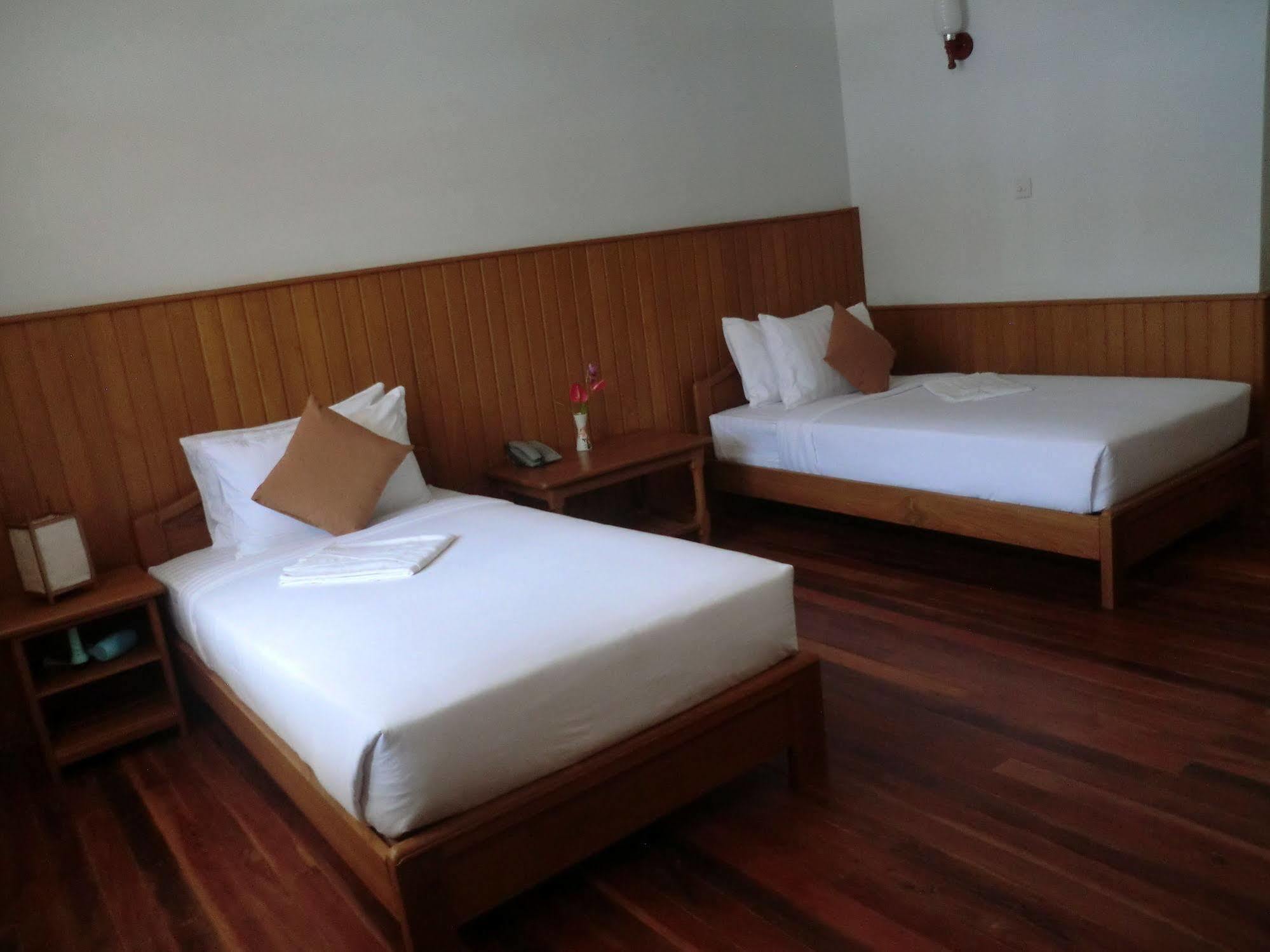 ניאונגשווה Inle Lotus Hotel מראה חיצוני תמונה